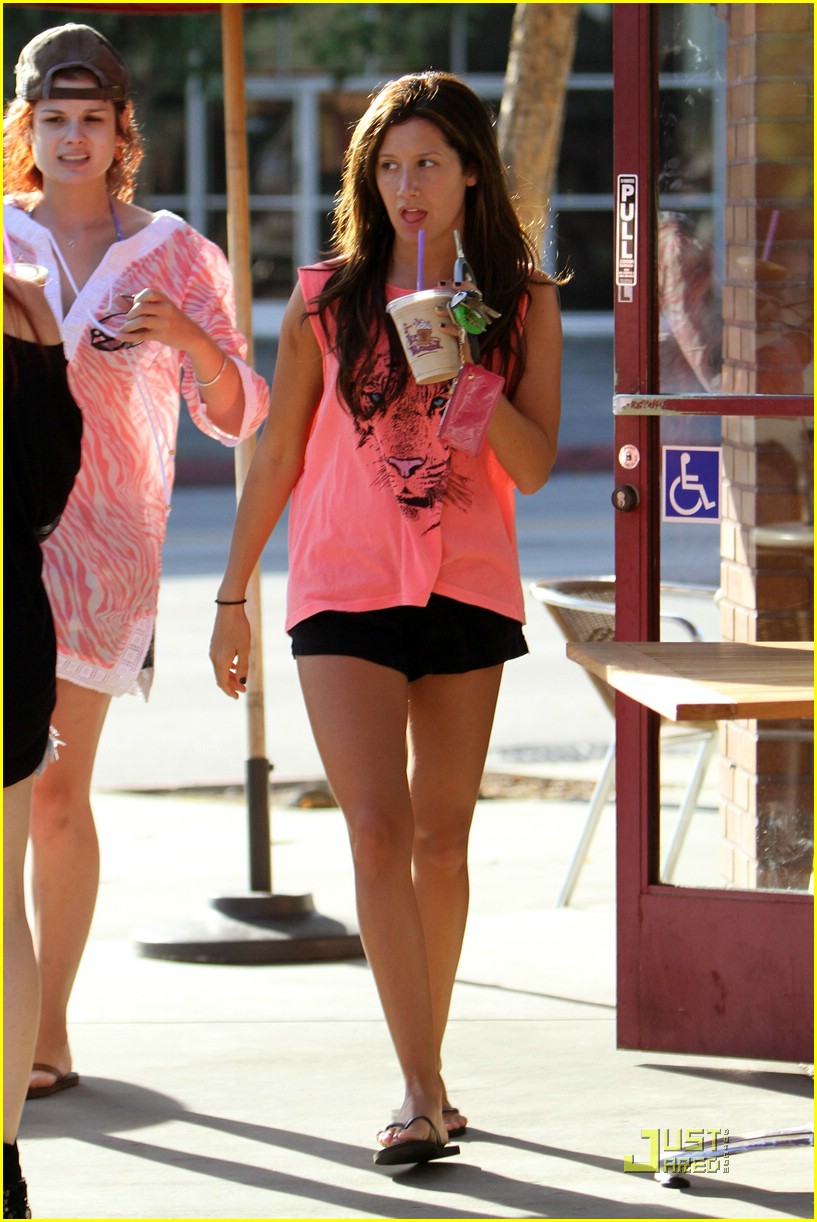 Ashley Tisdale & Casey Weiant: Malibu Mates