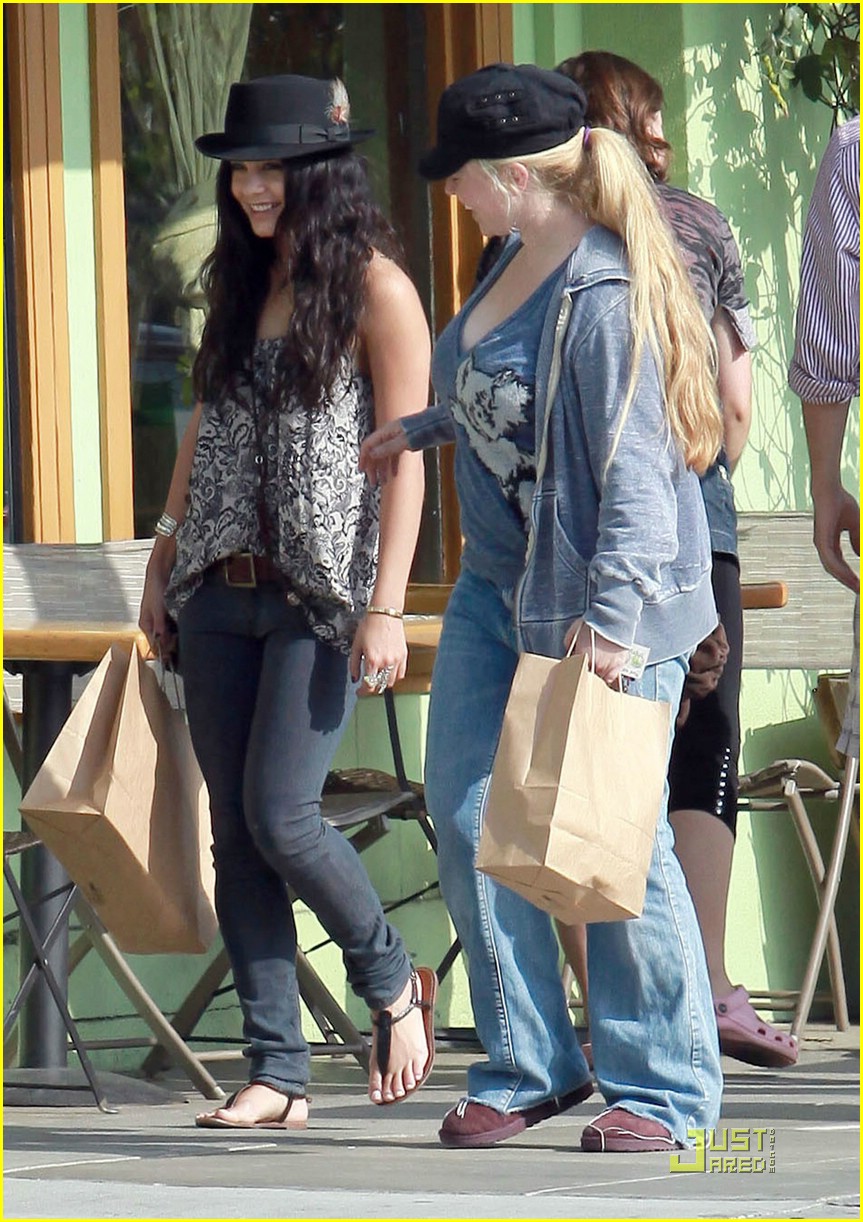 Vanessa Hudgens is Printer Pretty