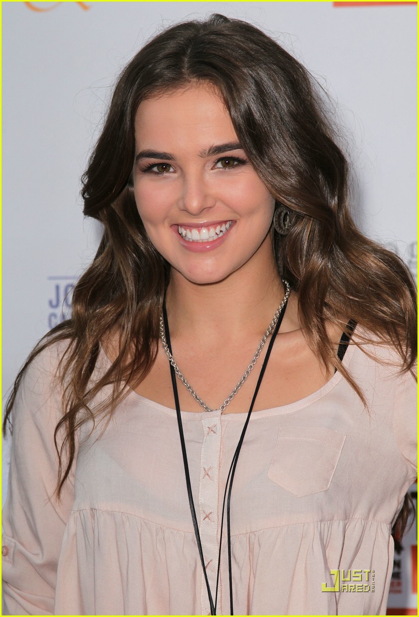 Zoey Deutch Goes Back To The Future