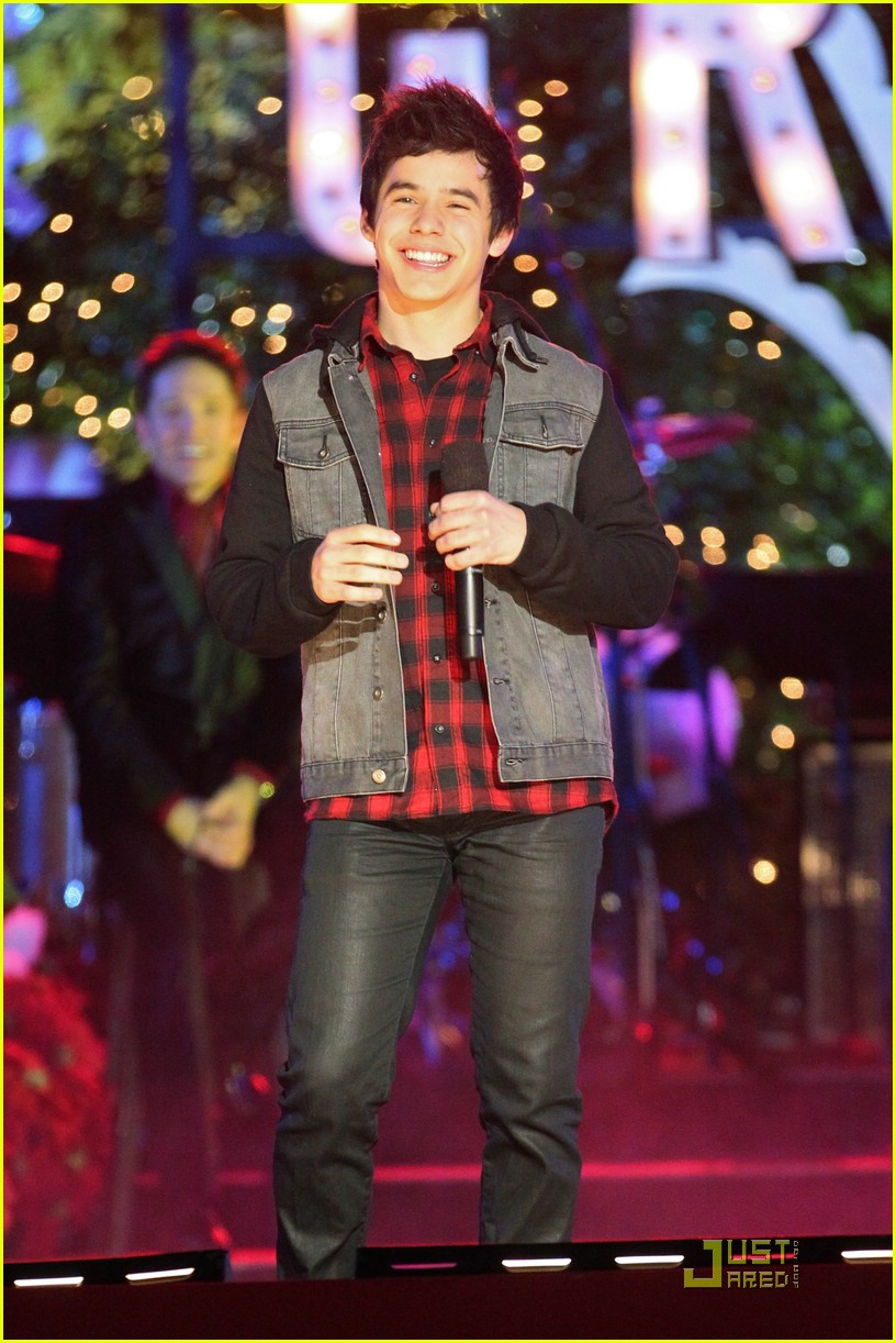 David Archuleta & Jesse McCartney Light Up The Grove