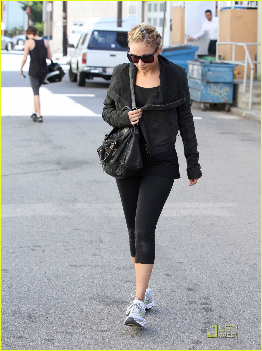 Ashley Greene & Nicole Richie: Gym Buddies!