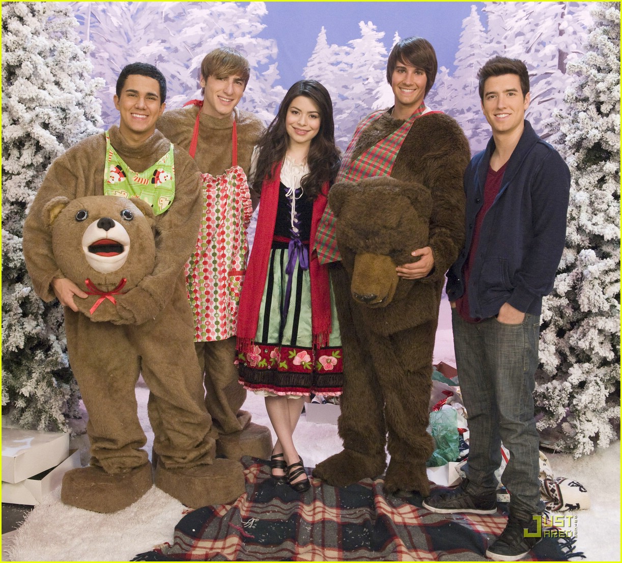 Big Time Rush: 'All I Want For Christmas' is Miranda Cosgrove!
