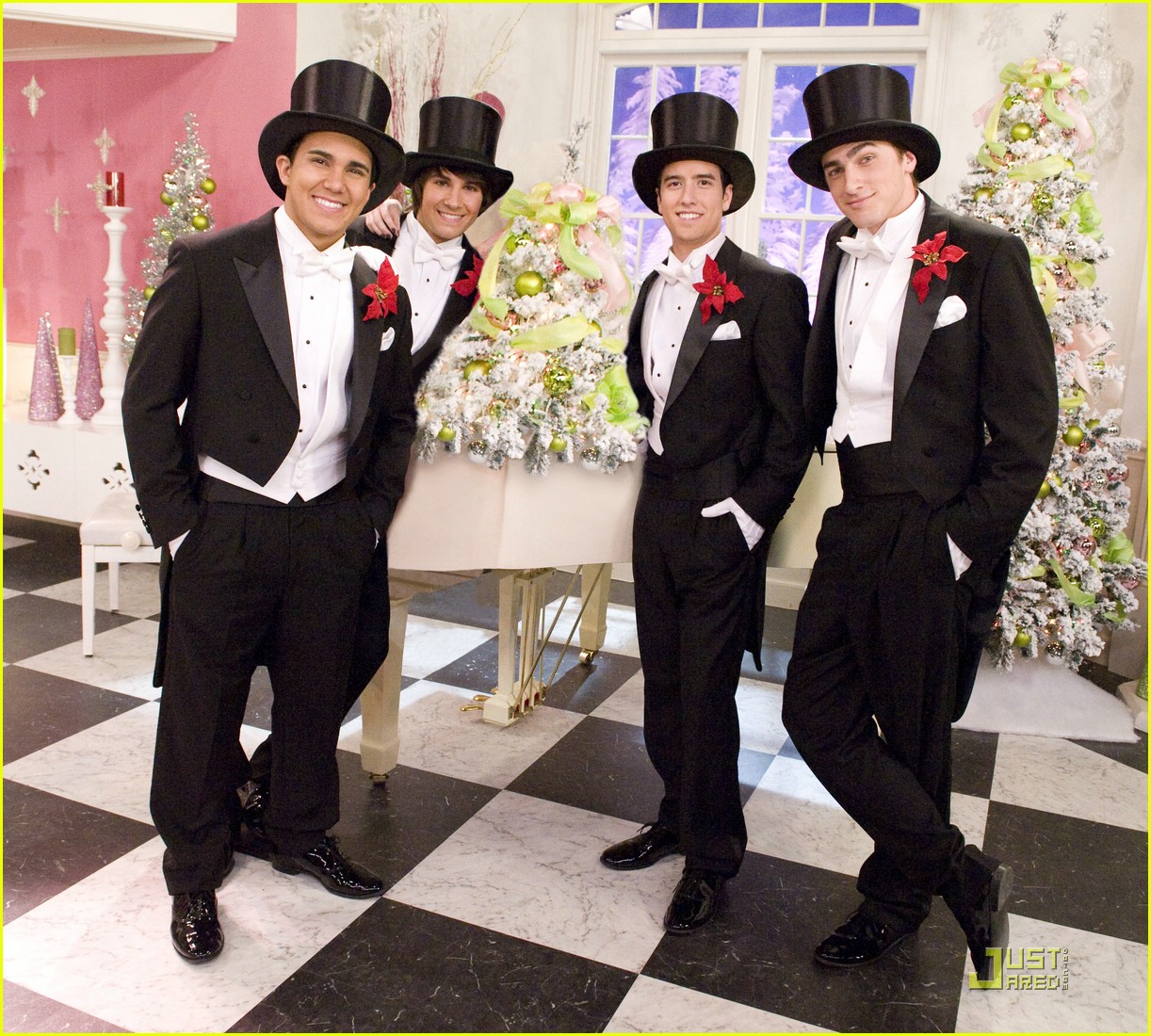 Big Time Rush: 'All I Want For Christmas' is Miranda Cosgrove!
