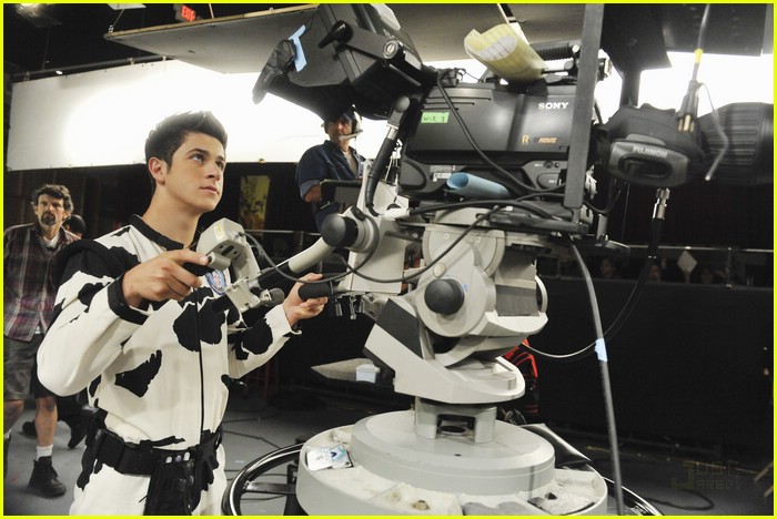 Daniel Samonas Returns to Waverly Place!