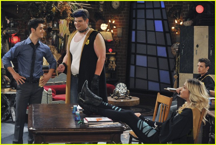 Daniel Samonas Returns to Waverly Place!