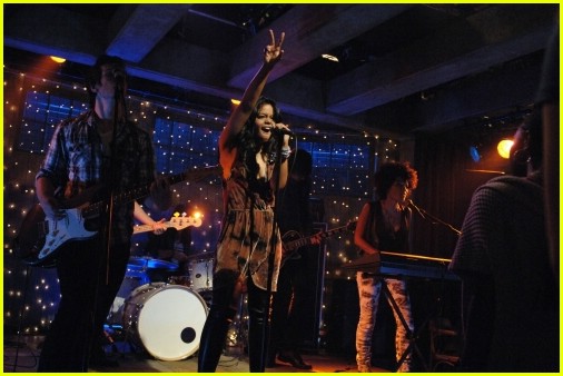 Aly Michalka & Ashley Tisdale To 'Finish What We Started'