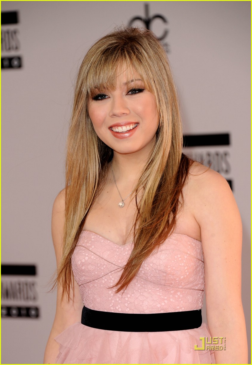 Jennette McCurdy & Savannah Outen: AMA Amigas