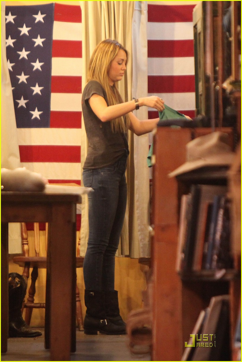 Miley Cyrus: Boutique Shopping with Brother Braison!
