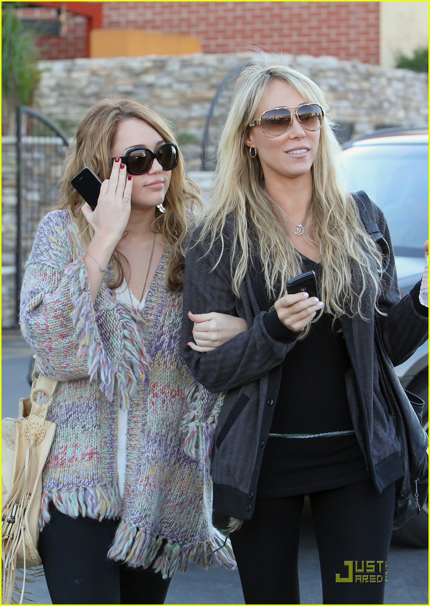 Miley Cyrus: Girls' Day Out with Mom Tish