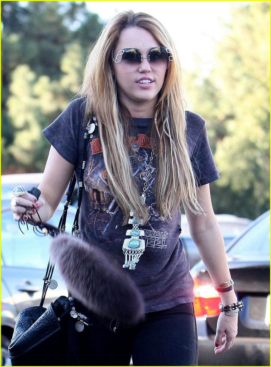 Miley Cyrus: 'So Undercover' Details Revealed!