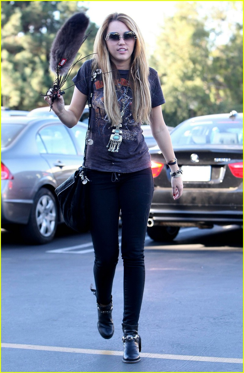 Miley Cyrus: 'So Undercover' Details Revealed!