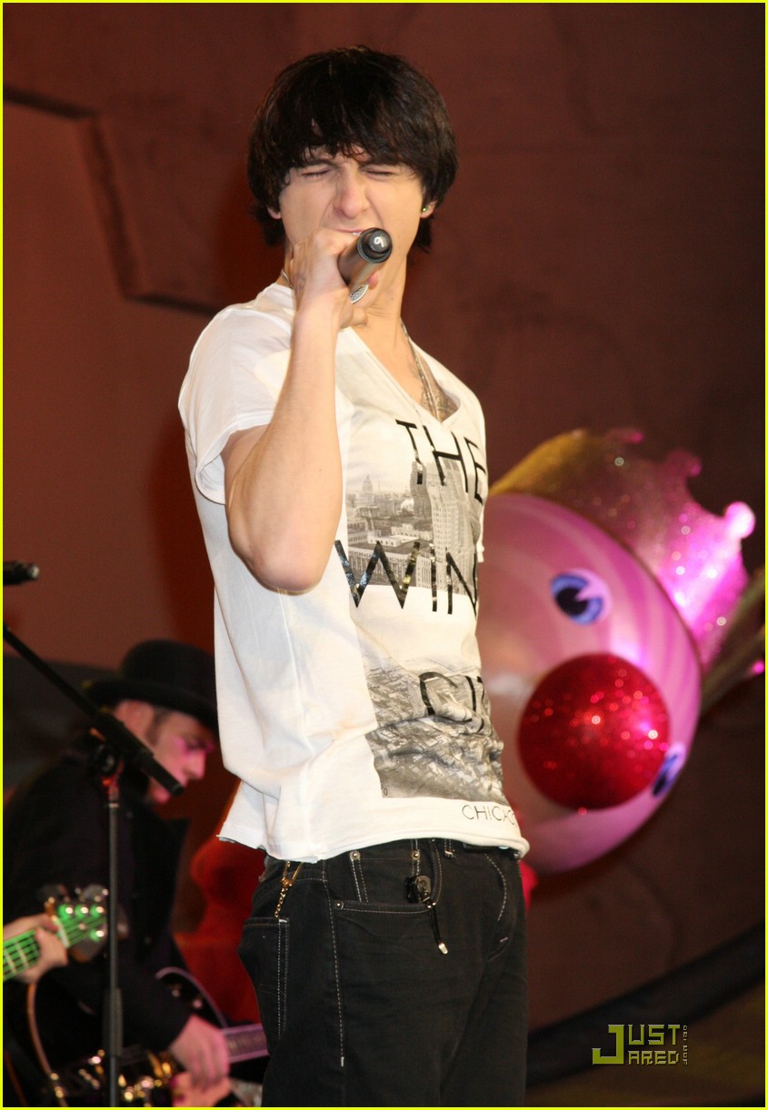 Mitchel Musso: 'Brainstorm' is Out Today!