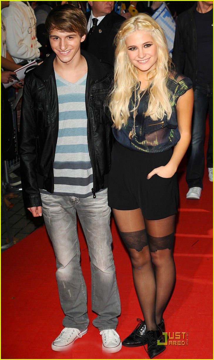 Pixie Lott Donates 'Get Weak' To Anti-Bullying
