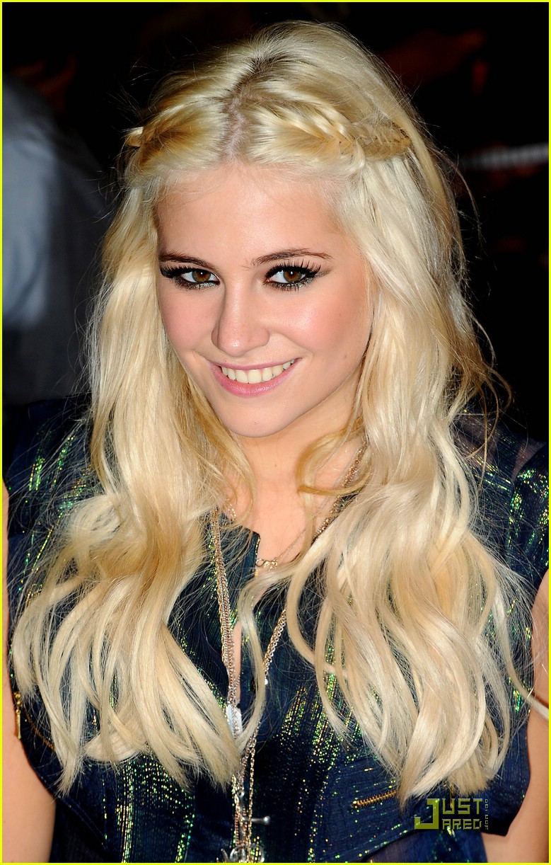 Pixie Lott Donates 'Get Weak' To Anti-Bullying