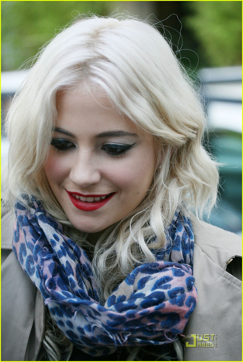 Pixie Lott Experiences Michael Jackson