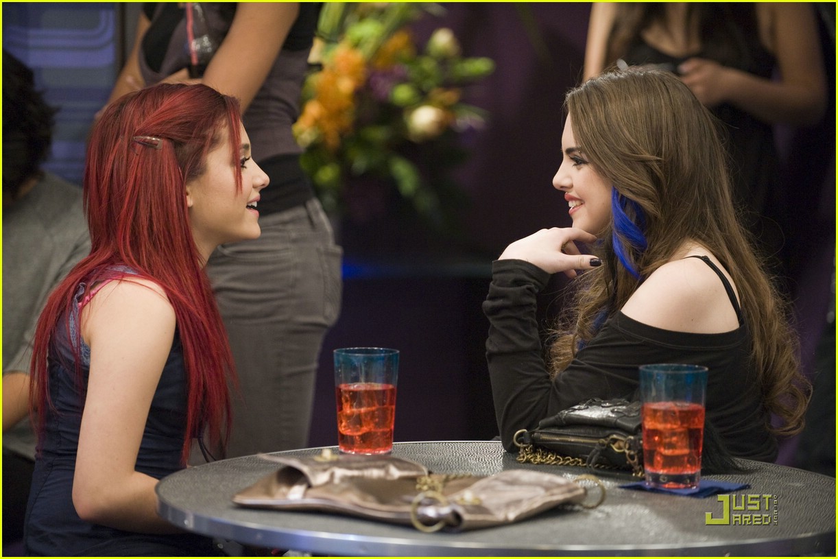 Ariana Grande & Elizabeth Gillies: 'Give It Up' Video!