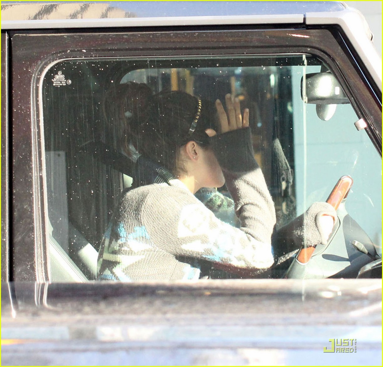 Ashley Tisdale: Sneaky & Speedy!