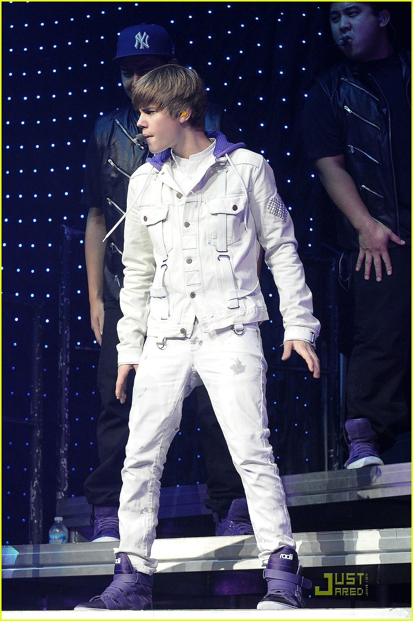 Justin Bieber Makes Miami Music