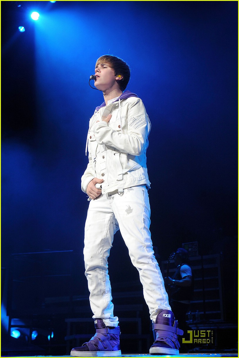 Justin Bieber Makes Miami Music