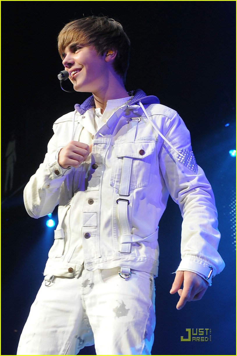 Justin Bieber Makes Miami Music