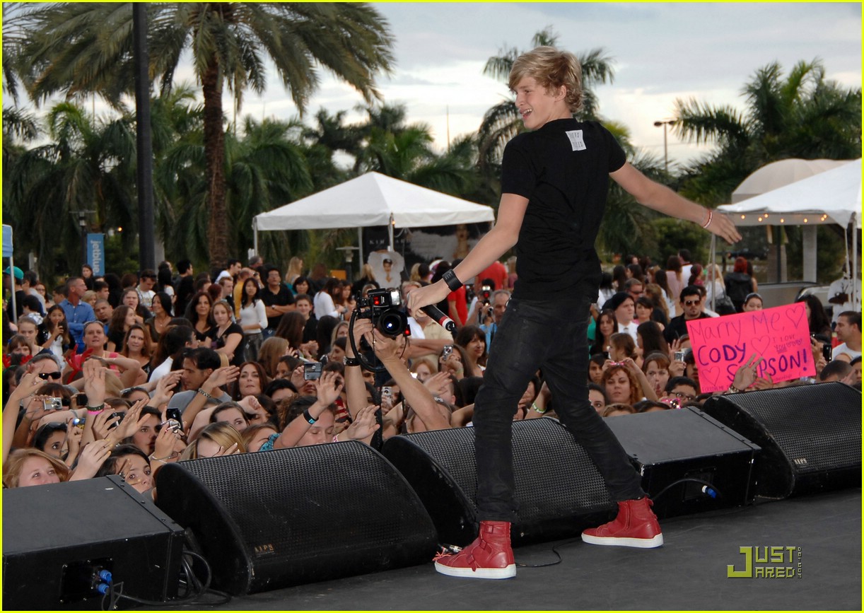 Cody Simpson: 'All Day' at Y100 Jingle Ball!