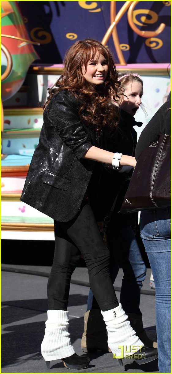 Debby Ryan: Christmas Day Parade Performer!