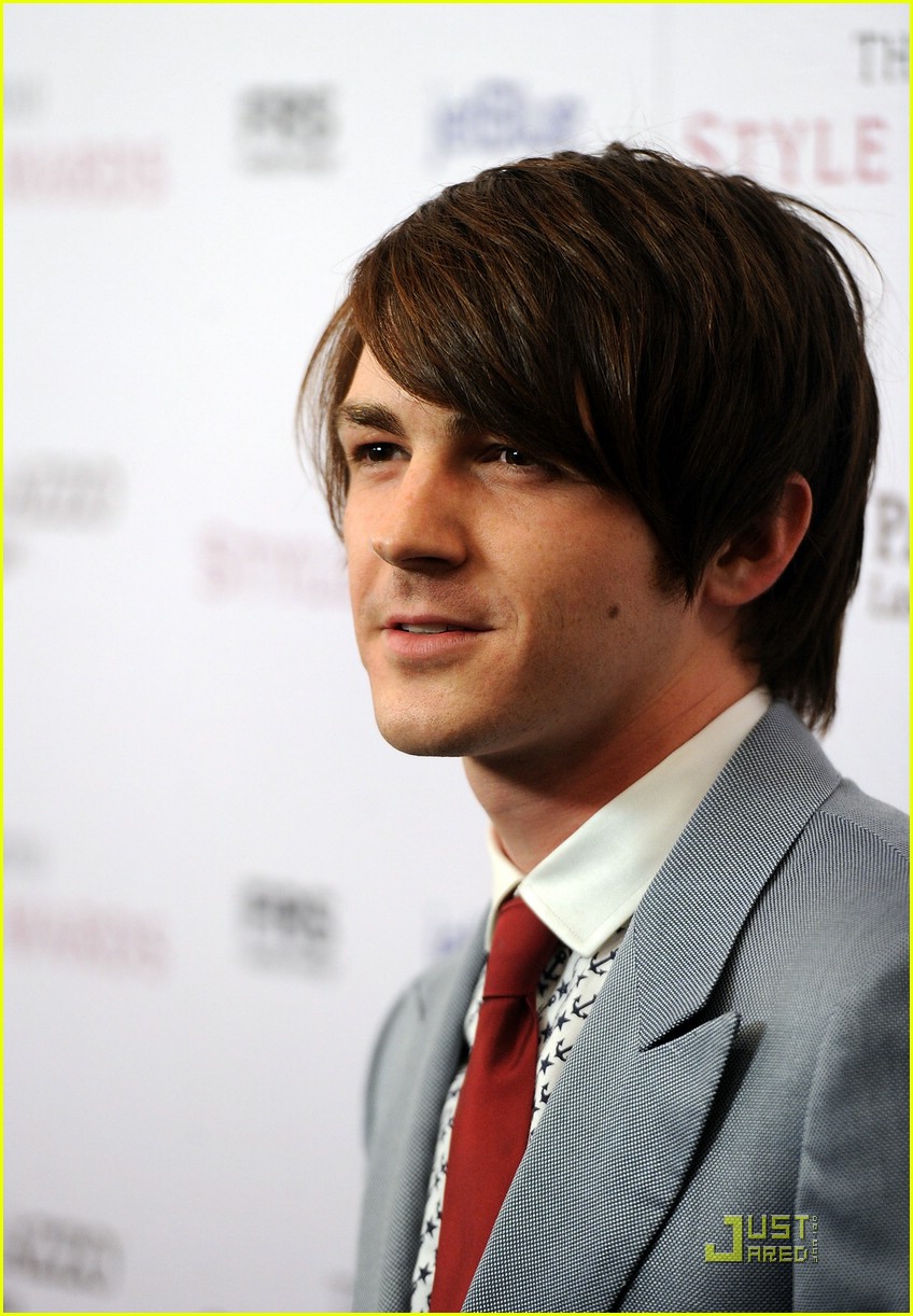 Drake Bell: Battle of the Brothers in Australia!