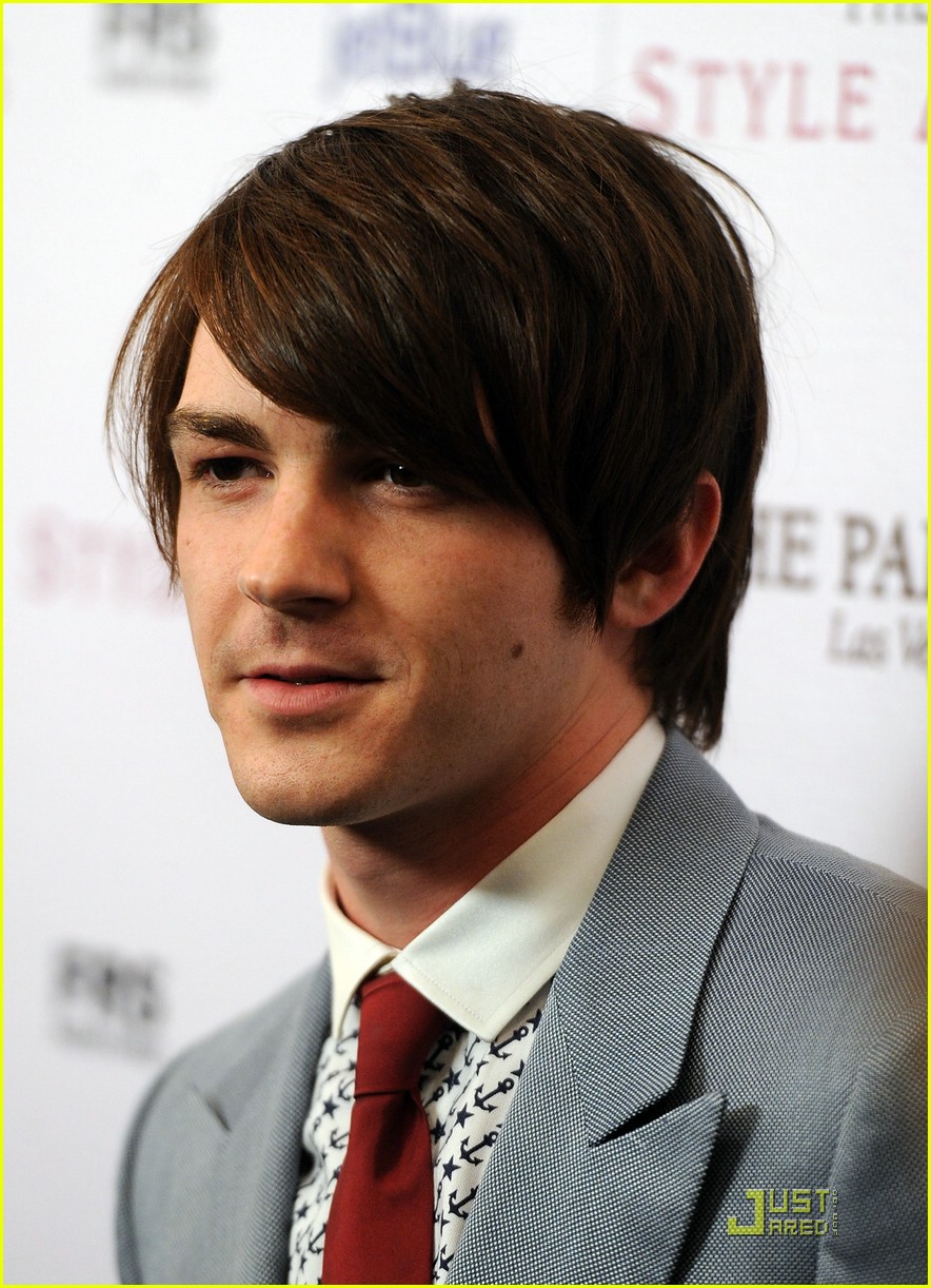 Drake Bell: Battle of the Brothers in Australia!