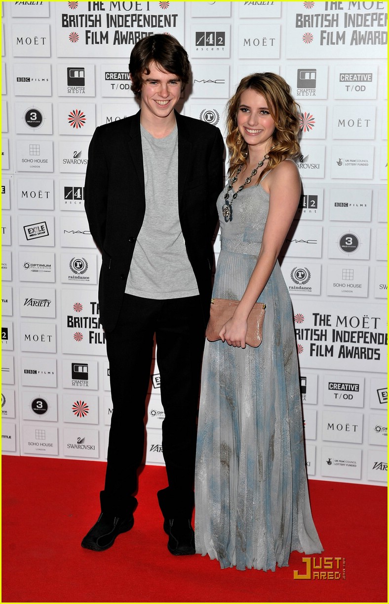 Emma Roberts & Freddie Highmore: Moet Mates