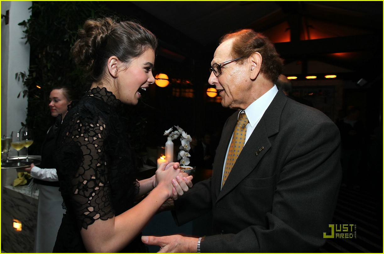 Hailee Steinfeld Screens 'True Grit' with Justin Timberlake
