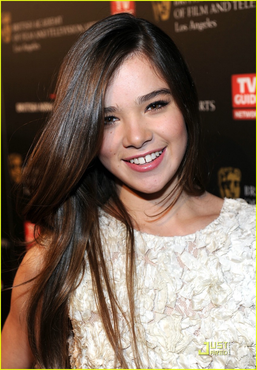 Hailee Steinfeld Screens 'True Grit' with Justin Timberlake