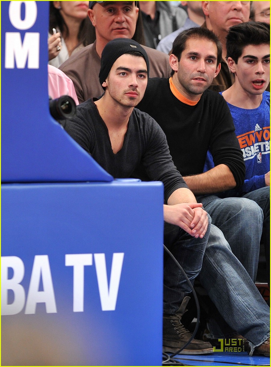 Joe Jonas: Let's Go Knicks!