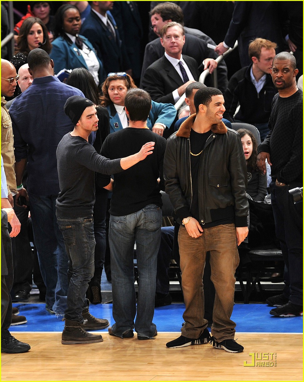 Joe Jonas: Let's Go Knicks!