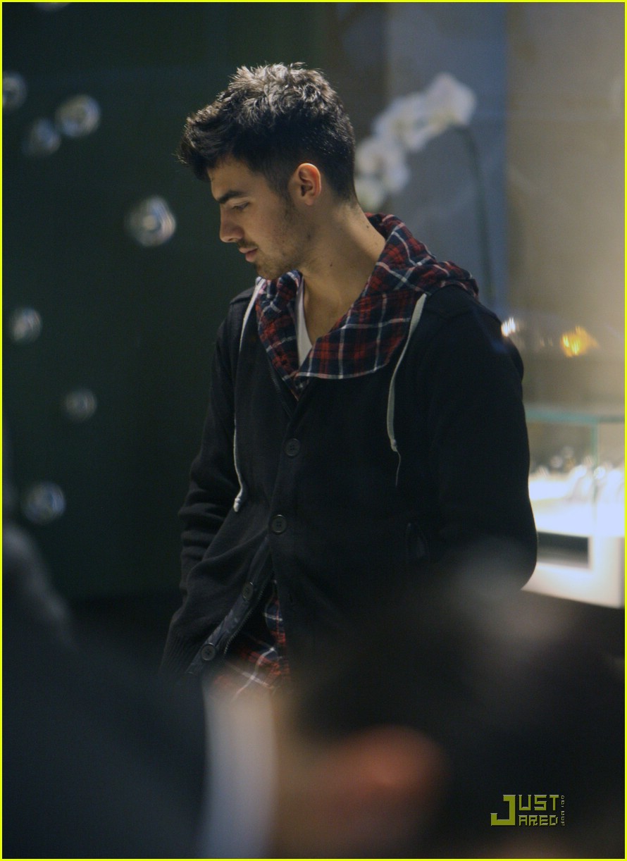 Joe Jonas: Rain, Rain, Go Away