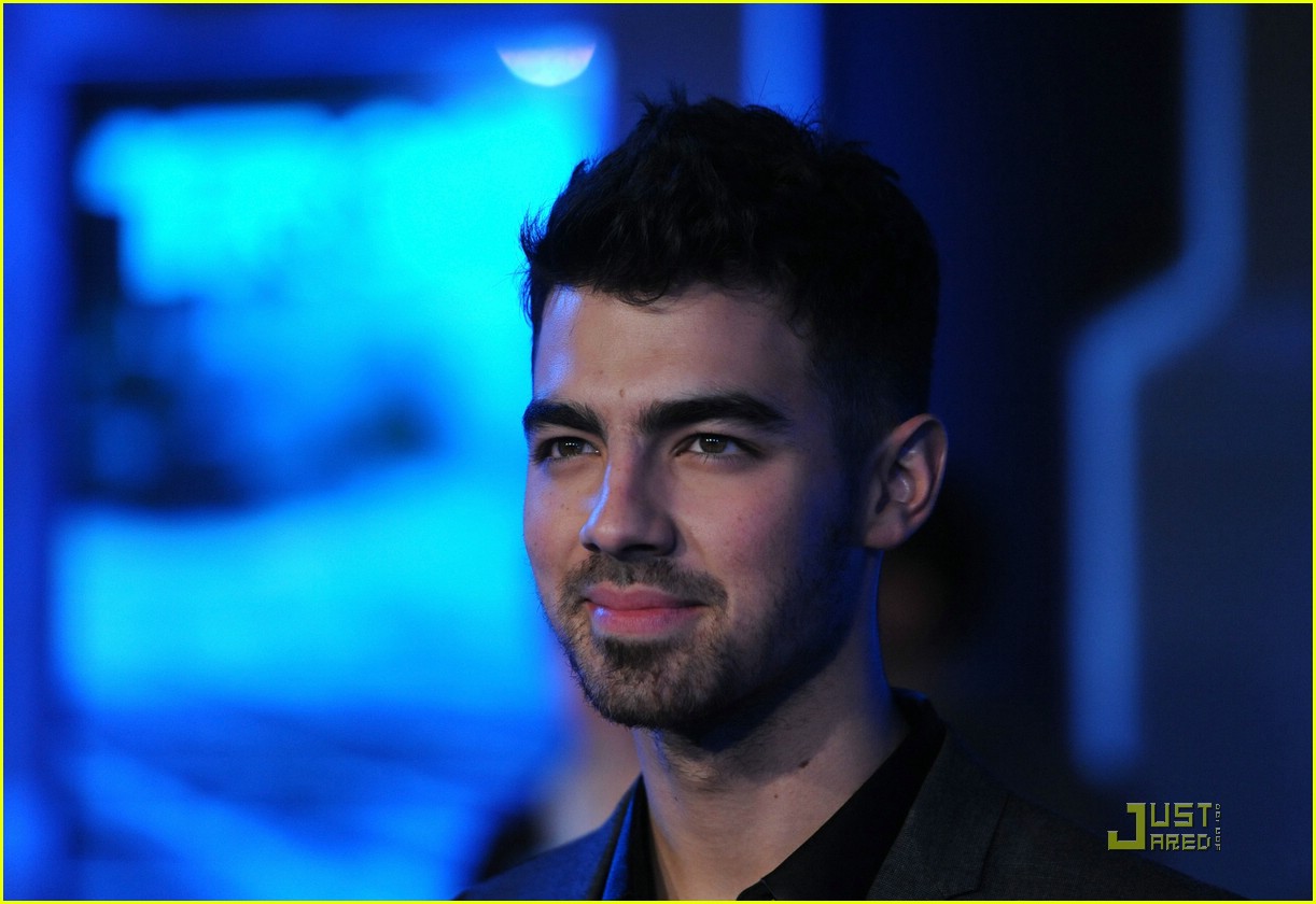 Joe Jonas: Tron Legacy Premiere!