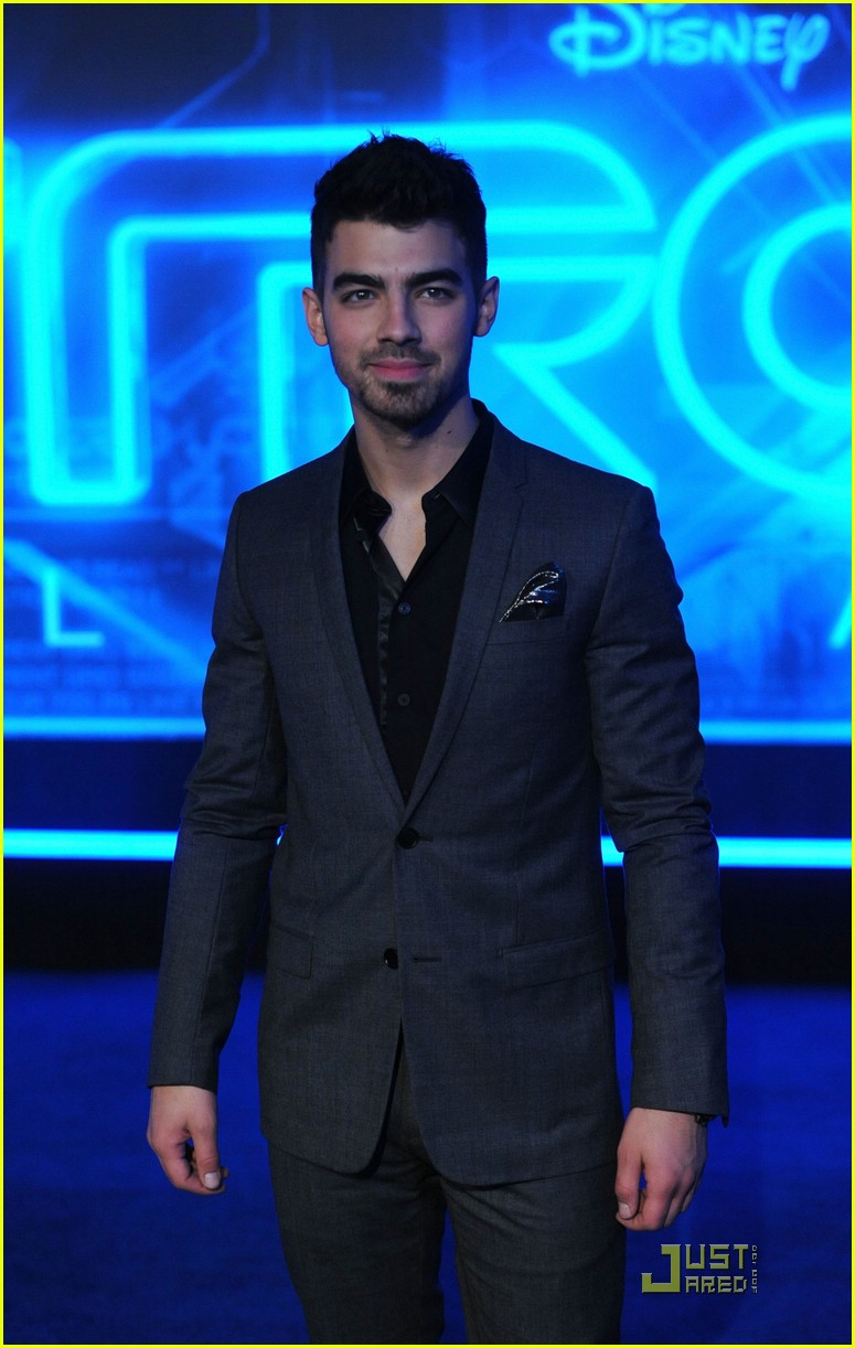 Joe Jonas: Tron Legacy Premiere!