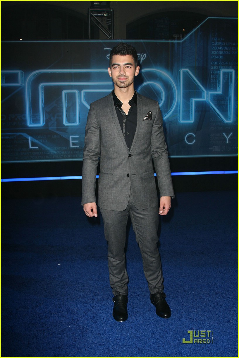 Joe Jonas: Tron Legacy Premiere!