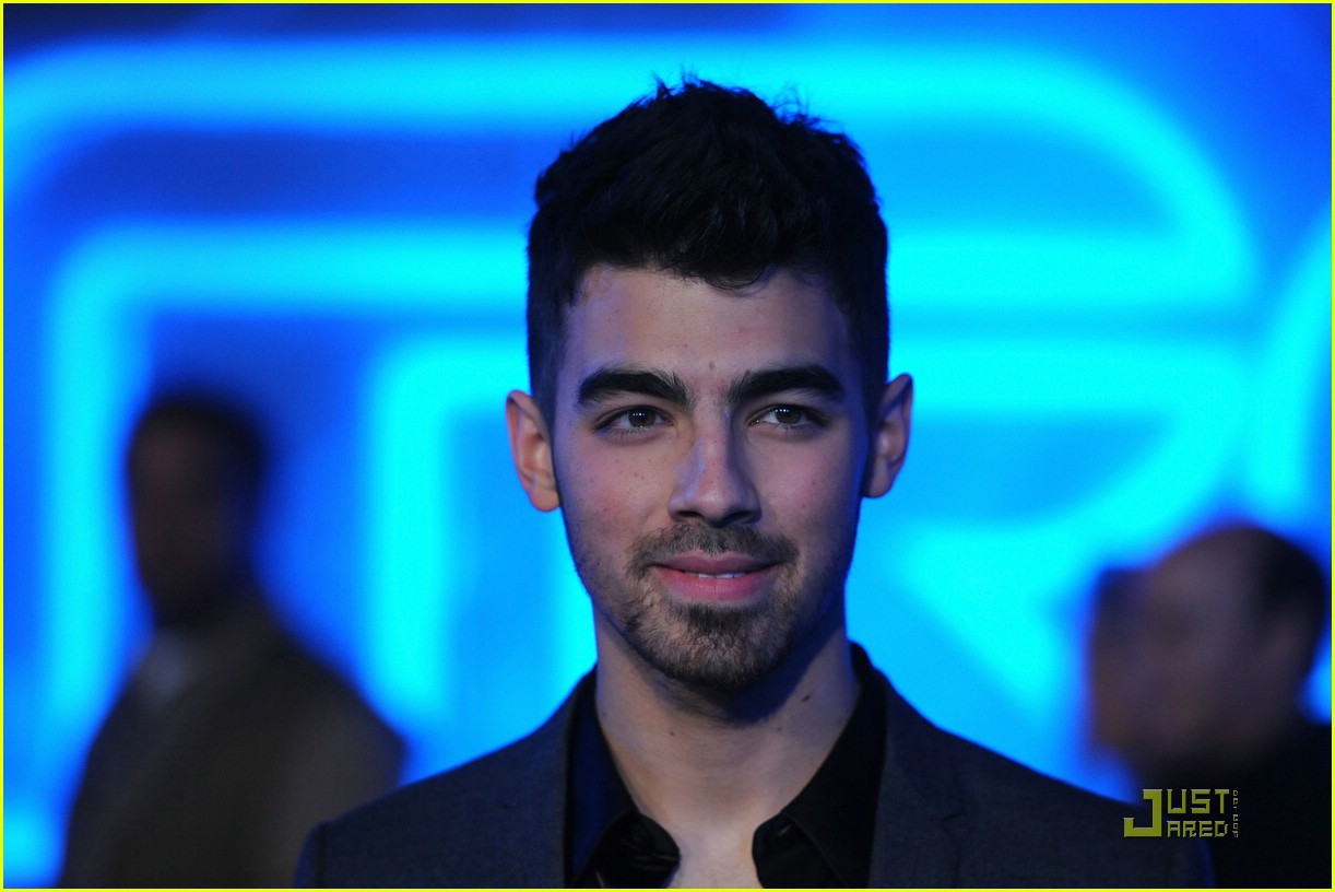 Joe Jonas: Tron Legacy Premiere!