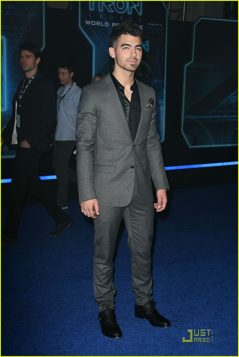 Joe Jonas: Tron Legacy Premiere!