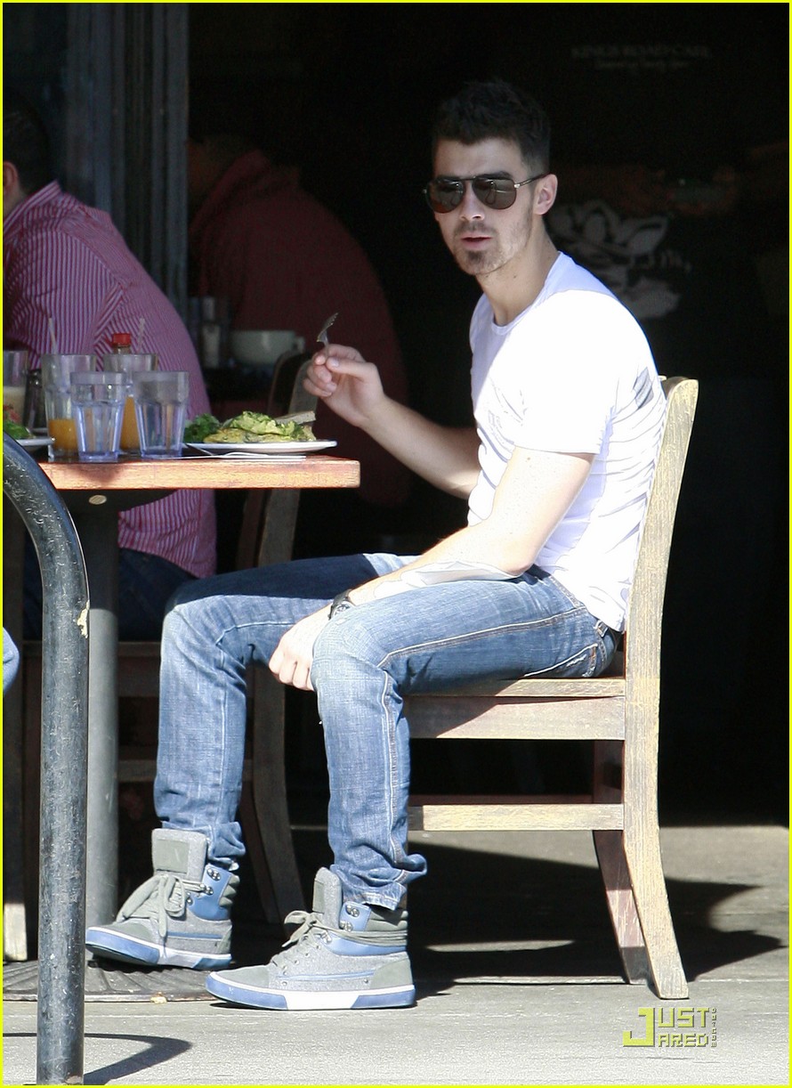 Joe Jonas: Let's Do Lunch!