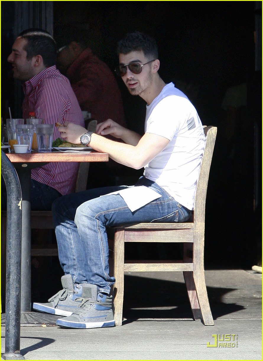 Joe Jonas: Let's Do Lunch!
