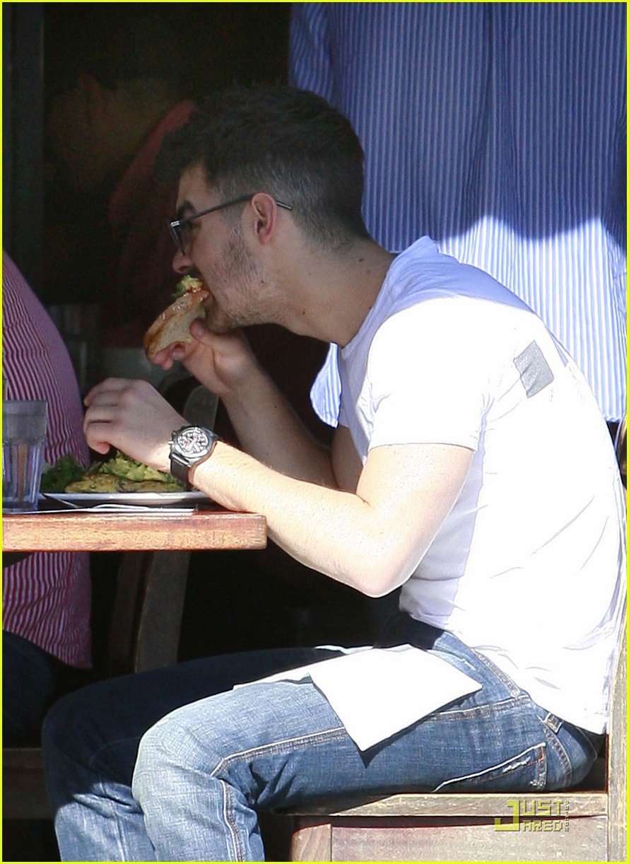 Joe Jonas: Let's Do Lunch!