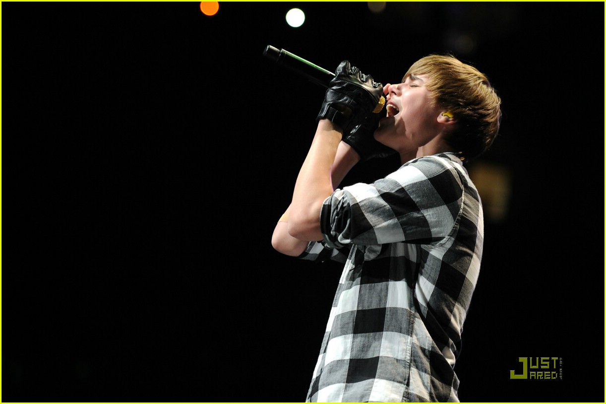 Justin Bieber: Z100 Jingle Ball with Jaden Smith!