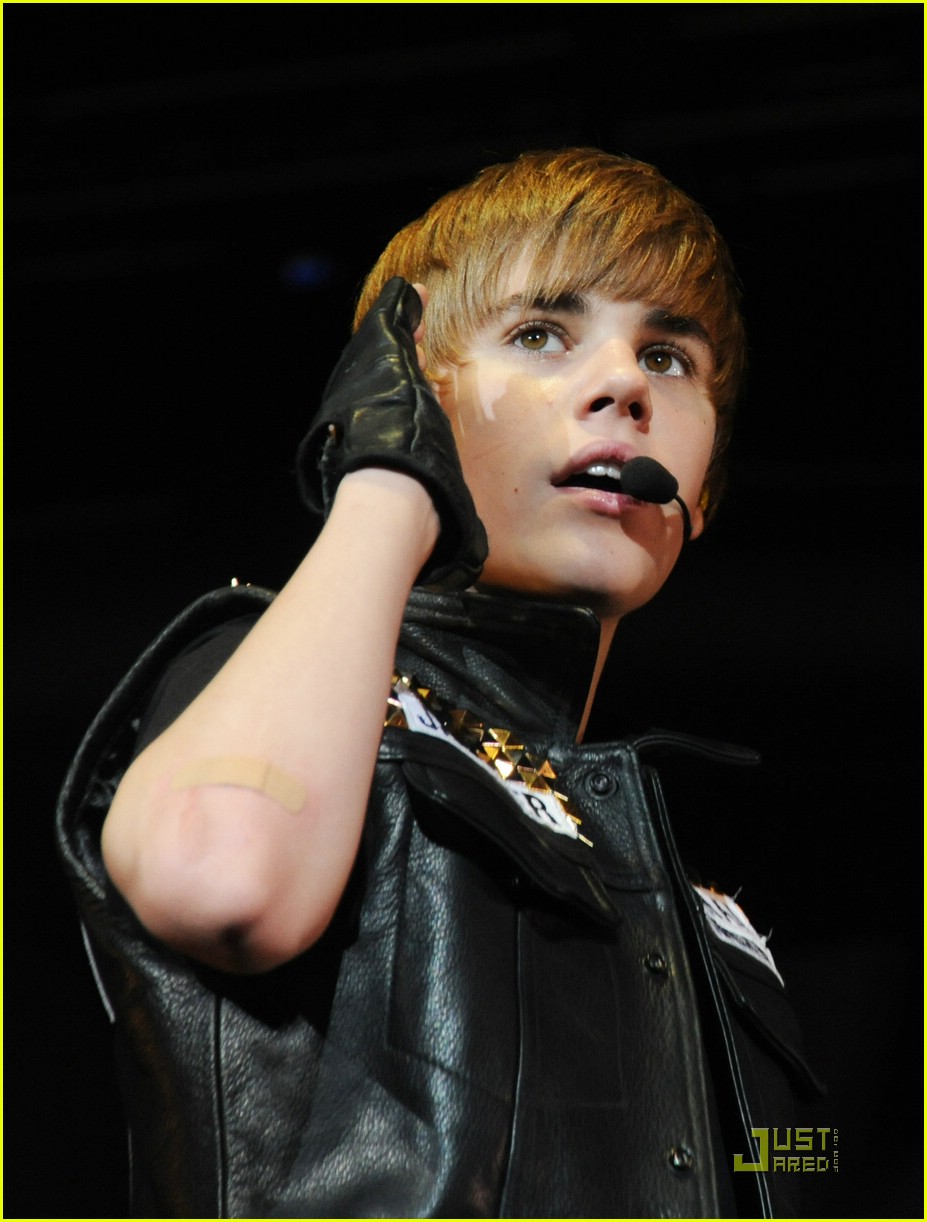 Justin Bieber: Q102 Jingle Ball in Jersey!