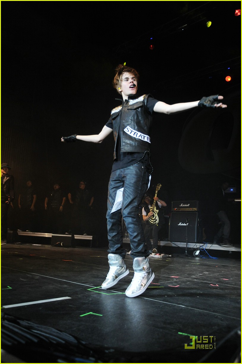 Justin Bieber: Q102 Jingle Ball in Jersey!