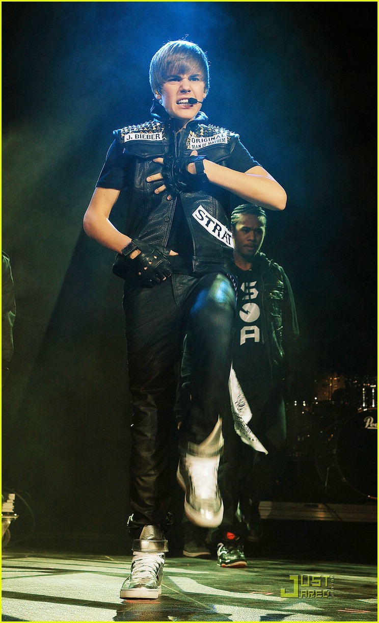 Justin Bieber: Q102 Jingle Ball in Jersey!