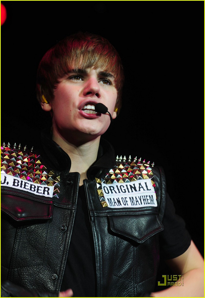 Justin Bieber: Q102 Jingle Ball in Jersey!