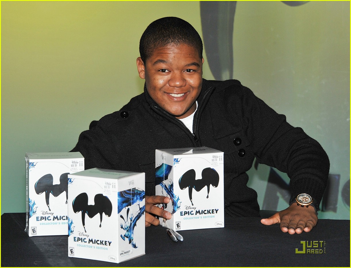 Kyle Massey: Mickey Hands!
