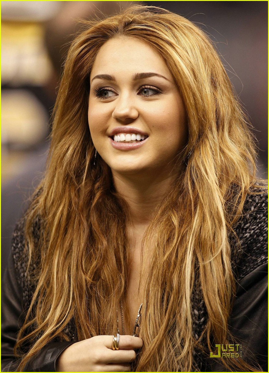 Miley Cyrus: 'So Undercover' with Megan Park!