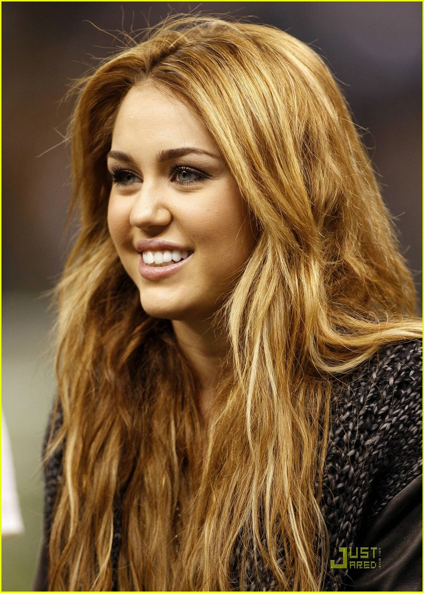 Miley Cyrus: 'So Undercover' with Megan Park!